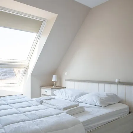 Apartment Beautiful And Ideally Located 3br *