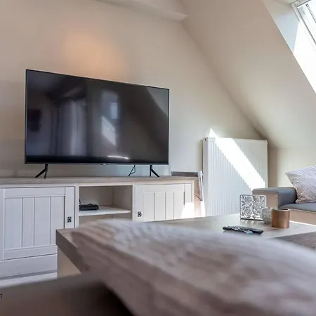Beautiful And Ideally Located 3br Ostende